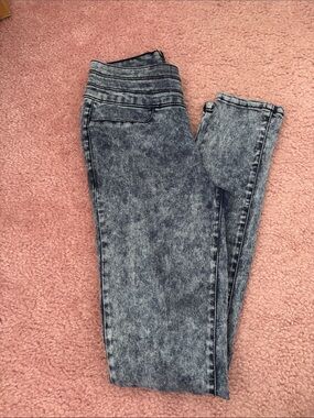 Women’s Acid Wash Blue Skinny Jeans size 0